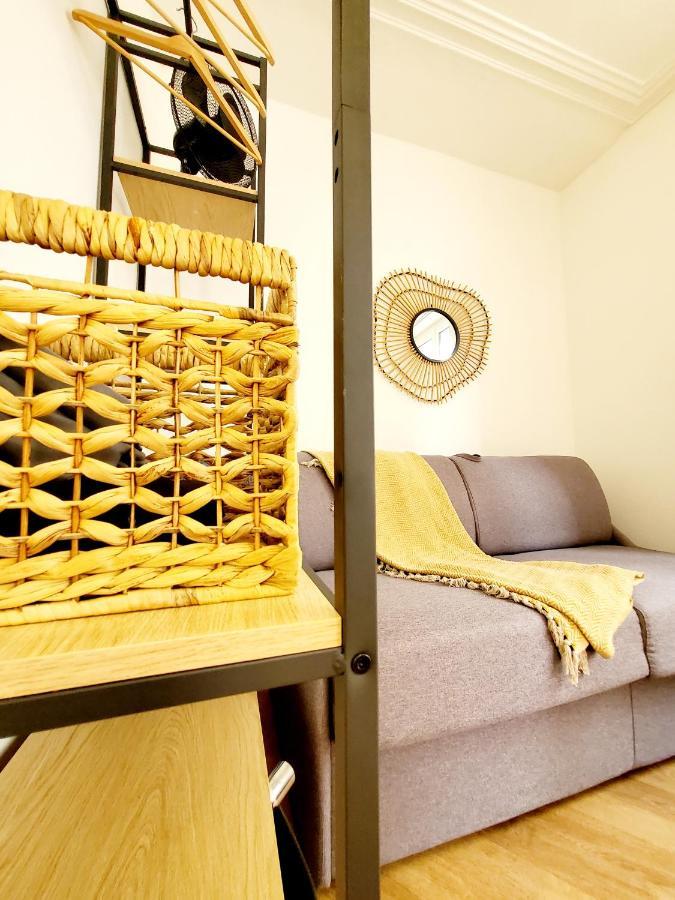 Jeannette: Beachside Balcony Retreat With Wi-fi * Trouville-sur-Mer